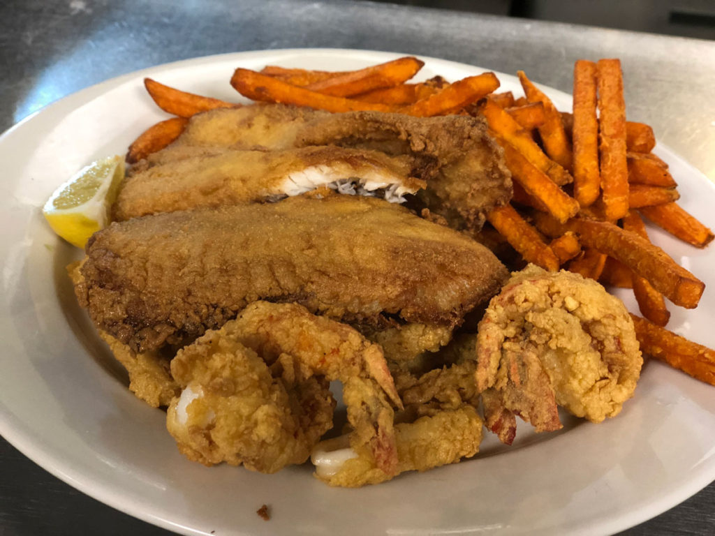 Fried Seafood Combo Platter